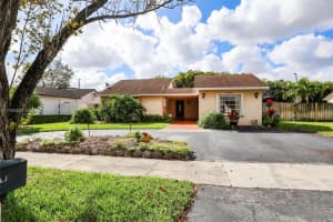 5870 NW 191st Terrace, Hialeah, FL 33015, Sold 05/06/22