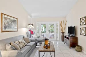 5870 NW 191st Terrace, Hialeah, FL 33015, Sold 05/06/22
