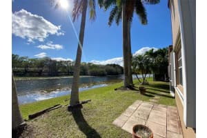 334 Cambridge Dr, Weston, FL 33326, Sold 04/27/22