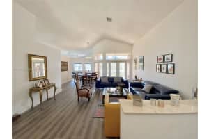 334 Cambridge Dr, Weston, FL 33326, Sold 04/27/22