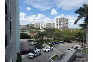 200 Leslie Dr APT 511, Hallandale Beach, FL 33009, Sold 05/04/22