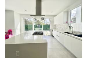 9800 NW 74th Terrace, Doral, FL 33178, Sold 07/15/22