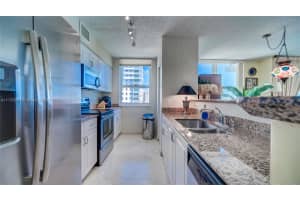 1155 Brickell Bay Dr APT 2410, Miami, FL 33131, Sold 04/28/22