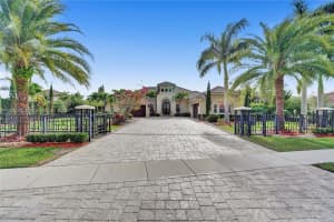 14720 Jockey Cir, Davie, FL 33330, Sold 05/18/22