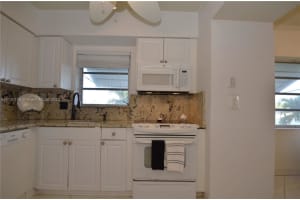 298 SE 6th Ave APT 10, Pompano Beach, FL 33060, Sold 08/09/22