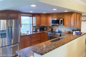 414 SE 10th St APT 408, Dania Beach, FL 33004, Sold 04/19/22