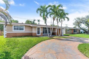 6648 Emerald Lake Dr, Miramar, FL 33023, Sold 04/21/22