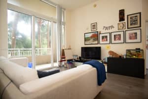 19501 W Country Club Dr APT 207, Aventura, FL 33180, Sold 05/09/22