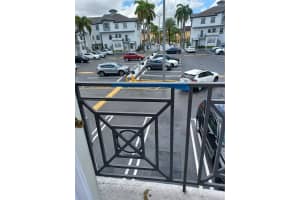 925 NW 82nd Ave 215 a, Miami, FL 33126, Sold 04/08/22