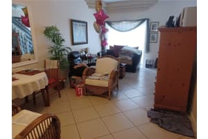 925 NW 82nd Ave 215 a, Miami, FL 33126, Sold 04/08/22