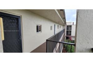 7920 NW 50th St APT 301, Lauderhill, FL 33351, Sold 04/22/22