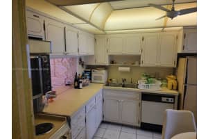 329 SE 3rd St #405r, Hallandale Beach, FL 33009, Sold 05/31/22