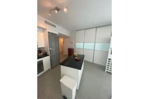 92 SW 3rd St APT 1401, Miami, FL 33130, Sold 04/15/22