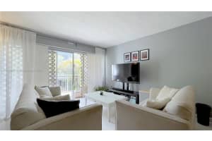 9375 Fontainebleau Blvd APT L221, Miami, FL 33172, Sold 06/06/22