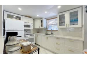 9375 Fontainebleau Blvd APT L221, Miami, FL 33172, Sold 06/06/22