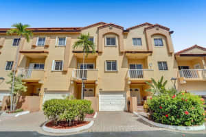 21399 Marina Cove Cir APT 17, Aventura, FL 33180, Sold 04/12/22