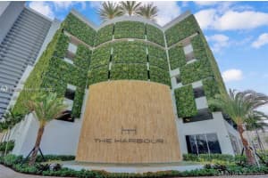 16385 Biscayne Blvd #718, North Miami Beach, FL 33160, Sold 06/03/22