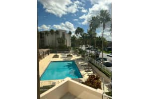 9755 NW 52nd St APT 312, Doral, FL 33178, Sold 06/16/22
