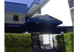 3909 N Ocean Blvd APT 202, Fort Lauderdale, FL 33308, Sold 05/20/22