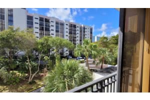 16919 N Bay Rd APT 317, Sunny Isles Beach, FL 33160, Sold 05/09/22