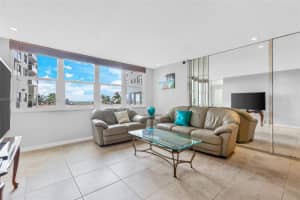 6039 Collins Ave APT 310, Miami Beach, FL 33140, Sold 08/03/22