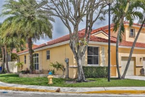 13193 NW 8th St, Pembroke Pines, FL 33028, Sold 04/08/22