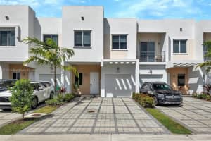 10261 NW 72nd Terrace, Doral, FL 33178, Sold 07/15/22