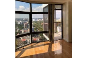 3375 N Country Club Dr, Miami, FL 33180, Sold 05/31/22