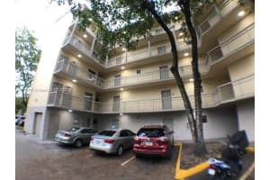 8290 Lake Dr APT 447, Doral, FL 33166, Sold 05/27/22
