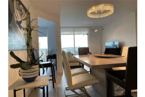 5085 NW 7th St, Miami, FL 33126, Sold 04/27/22