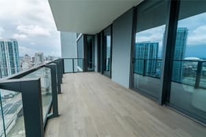 68 SE 6th St Apt 2510, Miami, FL 33131, Sold 05/02/22