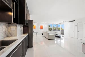 2899 Collins Ave APT 529, Miami Beach, FL 33140, Sold 06/01/22