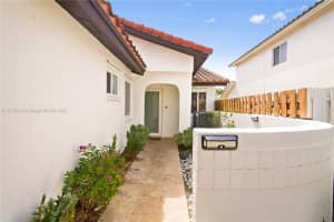 14726 SW 113th Ln, Miami, FL 33196, Sold 04/14/22