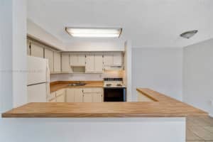18815 NW 62nd Ave APT 108, Hialeah, FL 33015, Sold 04/08/22