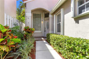 228 E Bayridge Dr, Weston, FL 33326, Sold 04/12/22