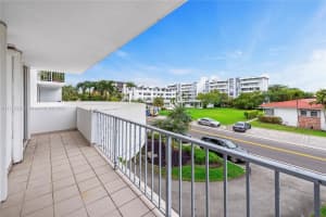 1050 93rd St #2f, Bay Harbor Islands, FL 33154, Sold 06/06/22