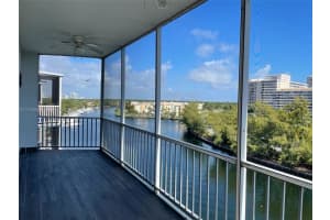 300 Diplomat Pkwy APT 810, Hallandale Beach, FL 33009, Sold 03/29/22