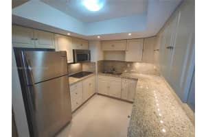 2924 Collins Ave APT 403, Miami Beach, FL 33140, Sold 08/11/22