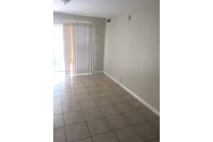 2820 Nw 55th Ave 2b, Lauderhill