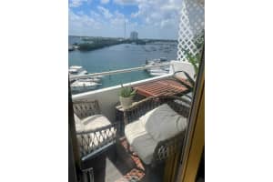7904 West Dr APT 512, North Bay Village, FL 33141, Sold 04/27/22