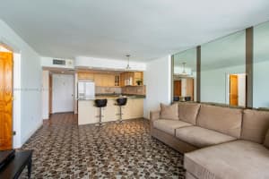 465 Ocean Dr APT 1102, Miami Beach, FL 33139, Sold 05/05/22