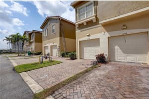 5756 Hampton Hills Blvd #5756, Tamarac, FL 33321, Sold 04/18/22