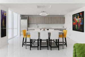 Ten Museum Park, 1040 Biscayne Blvd, Miami, FL 33132, Sold 04/27/22