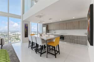 Ten Museum Park, 1040 Biscayne Blvd, Miami, FL 33132, Sold 04/27/22