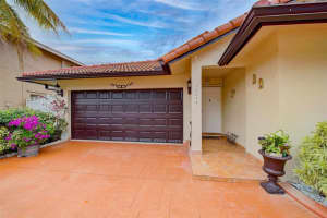 18840 NW 77th Ct, Hialeah, FL 33015, Sold 05/06/22