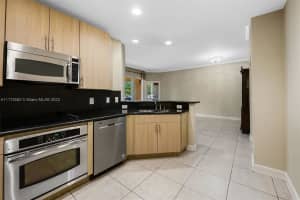 16101 Emerald Estates Dr APT 154, Weston, FL 33331, Sold 05/09/22
