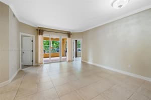 16101 Emerald Estates Dr APT 154, Weston, FL 33331, Sold 05/09/22