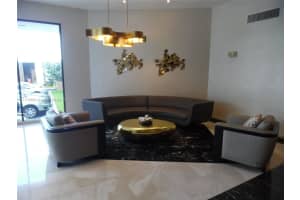 20505 E Country Club Dr APT 233, Aventura, FL 33180, Sold 05/09/22