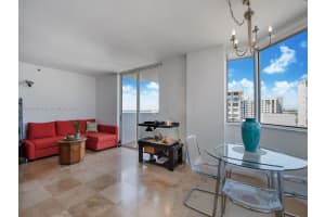 1621 Bay Rd APT 901, Miami Beach, FL 33139, Sold 06/17/22