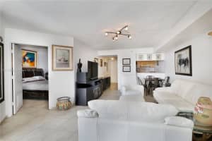 102 SW 6th Ave APT 304, Miami, FL 33130, Sold 05/25/22